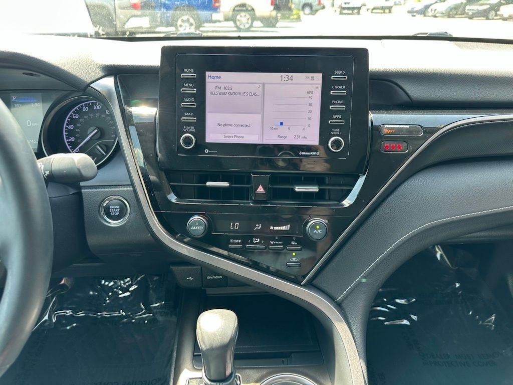 Toyota Camry SE Auto (Natl) 2021