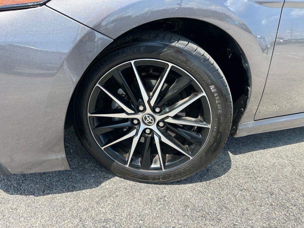 Toyota Camry SE Auto (Natl) 2021