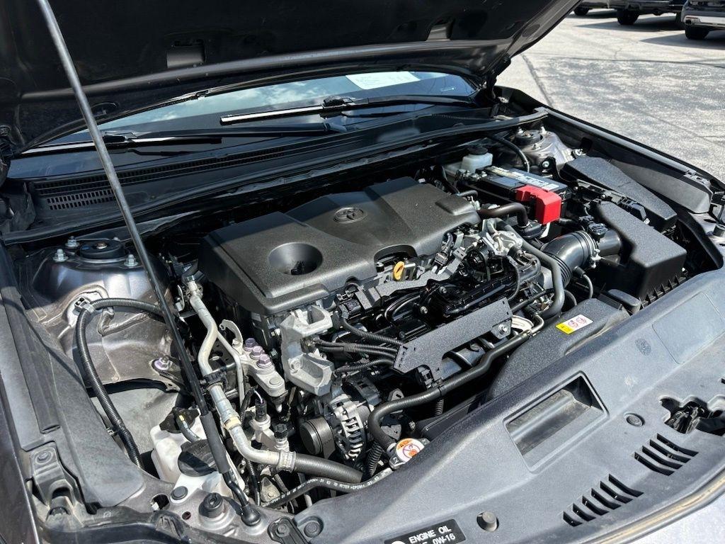 Toyota Camry SE Auto (Natl) 2021