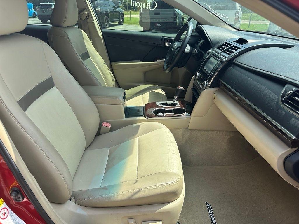 Toyota Camry 4dr Sdn I4 Auto XLE (Natl) 2013