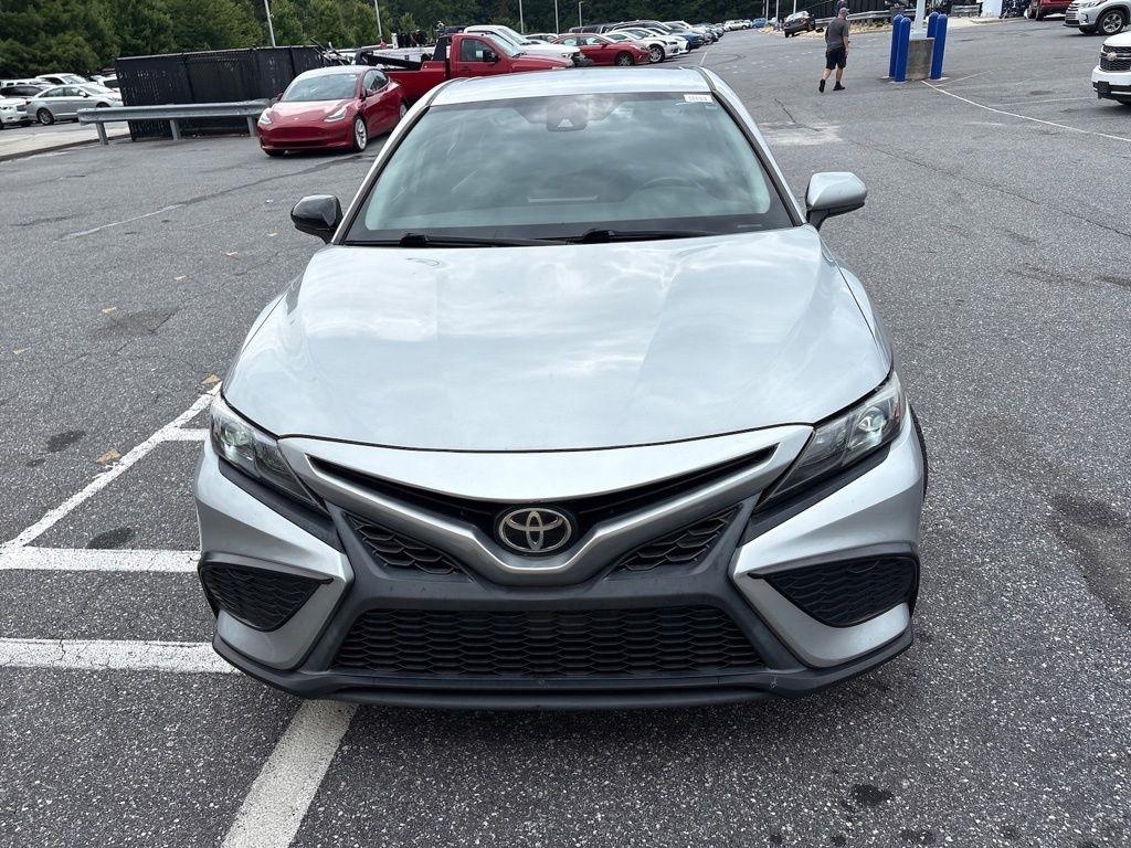 Toyota Camry SE Auto (Natl) 2021