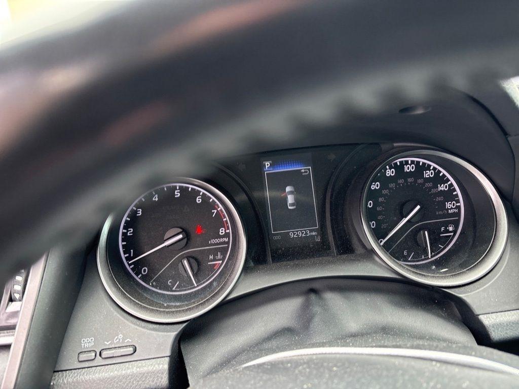Toyota Camry SE Auto (Natl) 2021