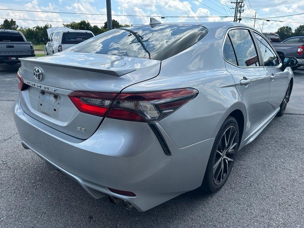 Toyota Camry SE Auto (Natl) 2021
