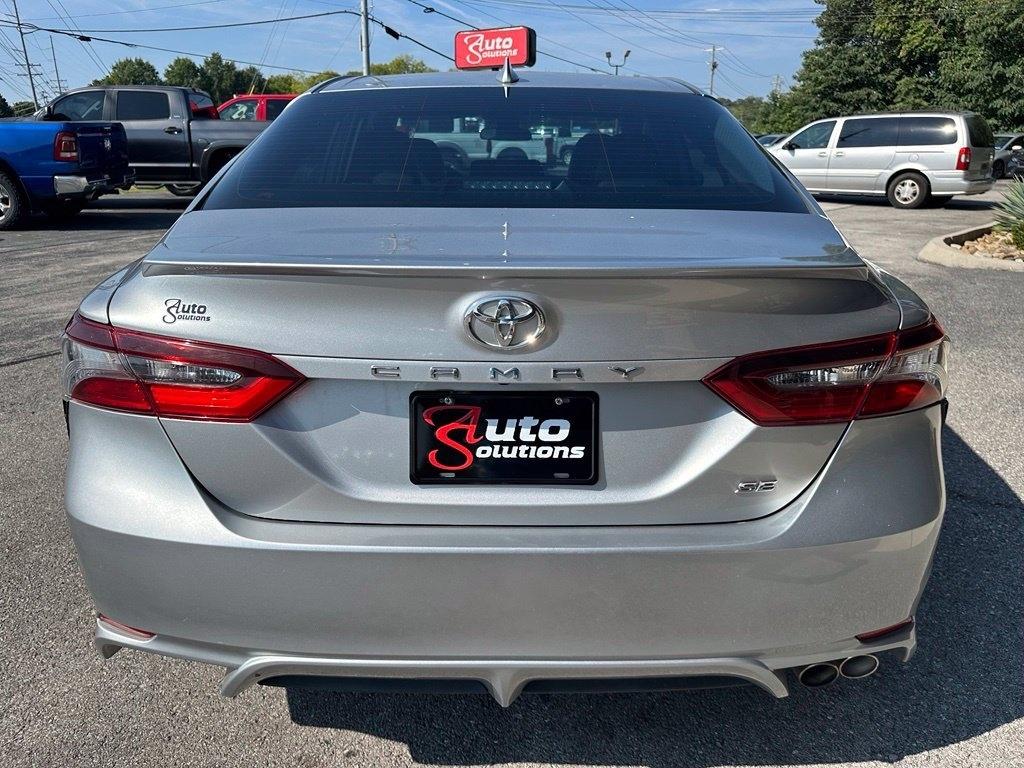 Toyota Camry SE Auto (Natl) 2021