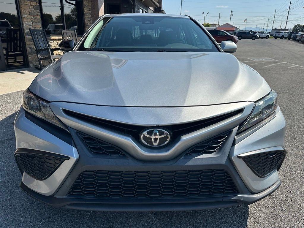 Toyota Camry SE Auto (Natl) 2021