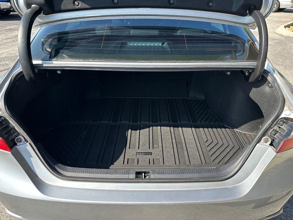 Toyota Camry SE Auto (Natl) 2021