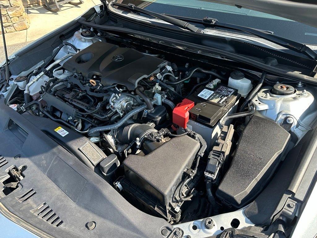 Toyota Camry SE Auto (Natl) 2021
