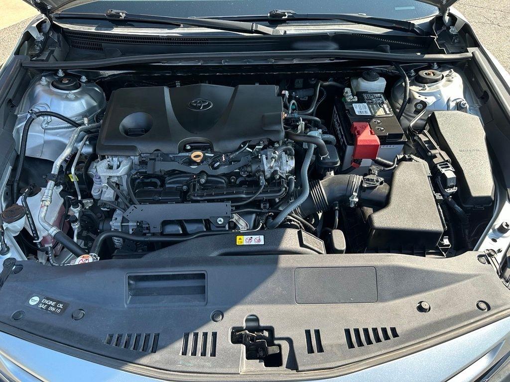 Toyota Camry SE Auto (Natl) 2021