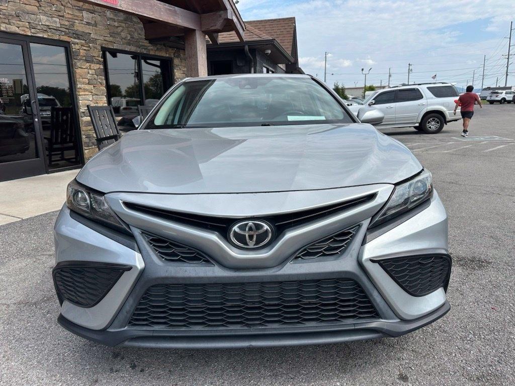 Toyota Camry SE Auto (Natl) 2021