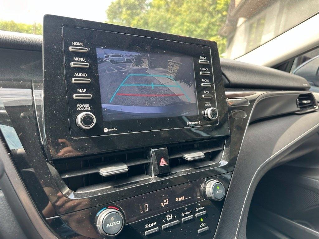 Toyota Camry SE Auto (Natl) 2021