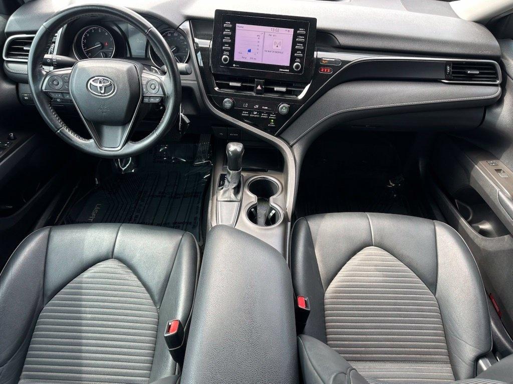 Toyota Camry SE Auto (Natl) 2021