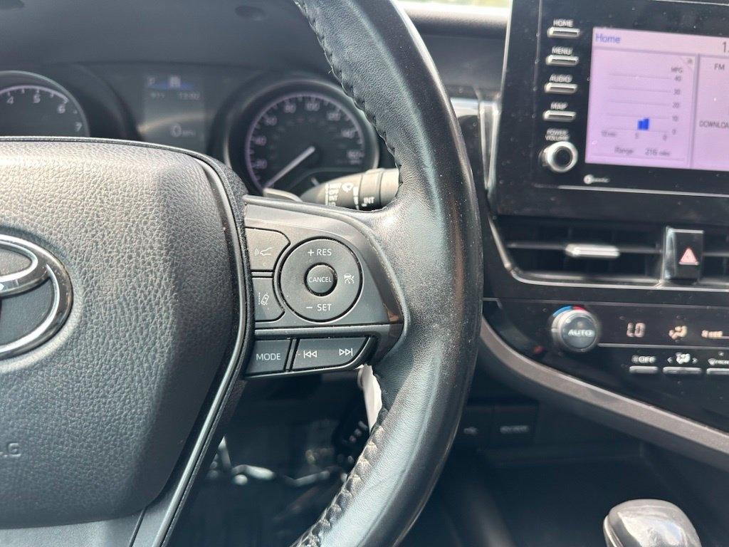 Toyota Camry SE Auto (Natl) 2021