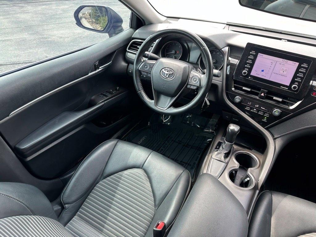 Toyota Camry SE Auto (Natl) 2021