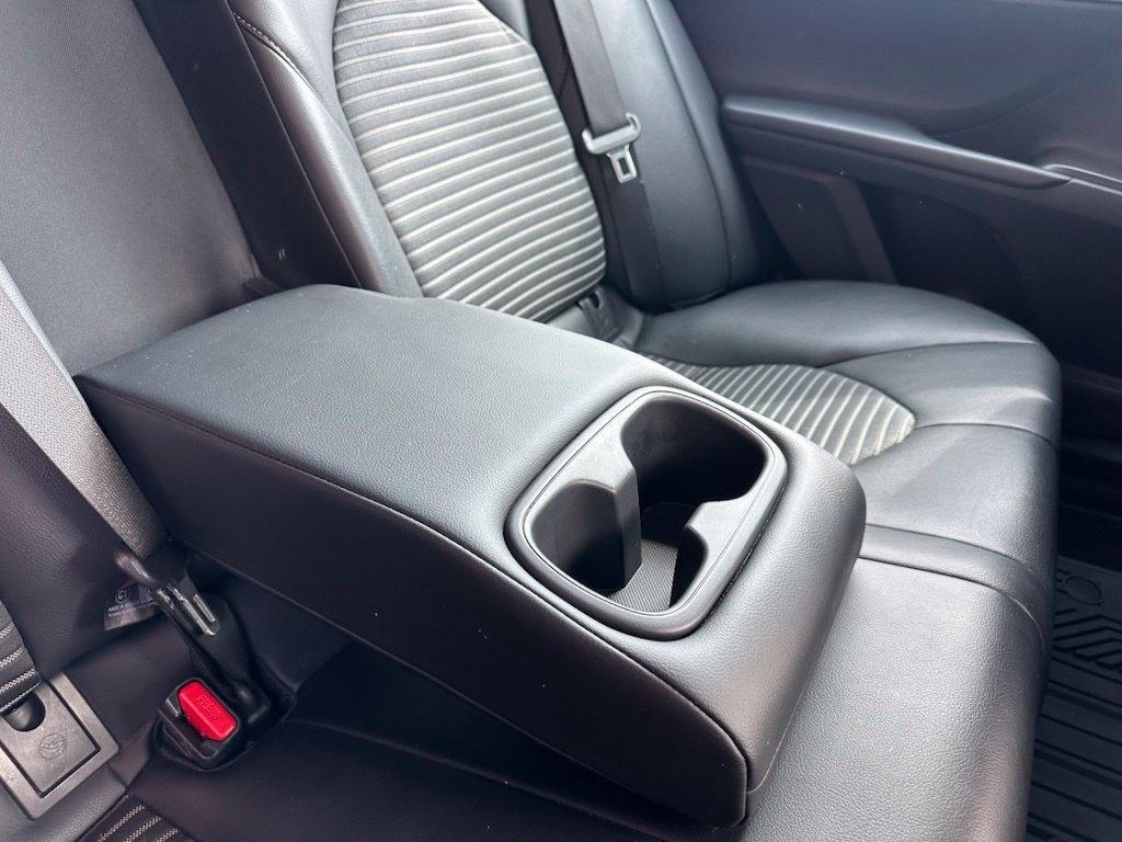 Toyota Camry SE Auto (Natl) 2021