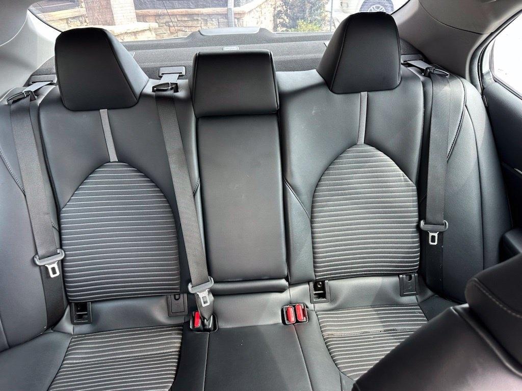 Toyota Camry SE Auto (Natl) 2021