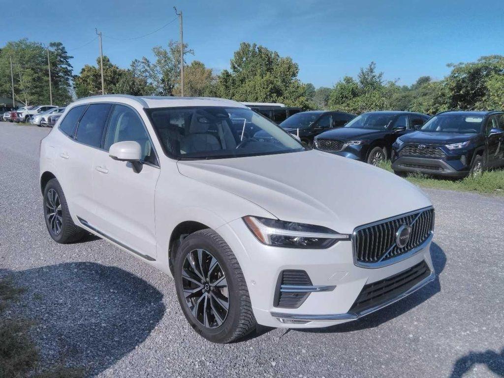 Volvo XC60 B5 AWD Plus Bright Theme 2023