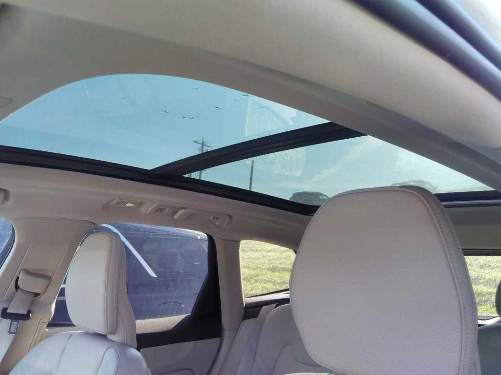 Volvo XC60 B5 AWD Plus Bright Theme 2023