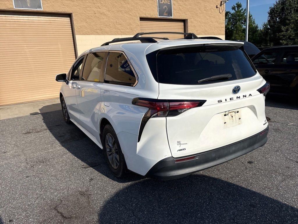 Toyota Sienna LE AWD 8-Passenger (Natl) 2021