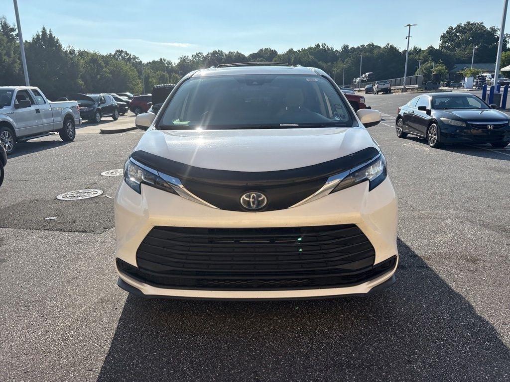 Toyota Sienna LE AWD 8-Passenger (Natl) 2021