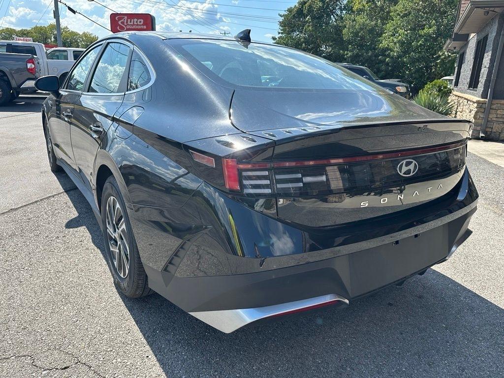 Hyundai Sonata Hybrid Blue FWD 2026