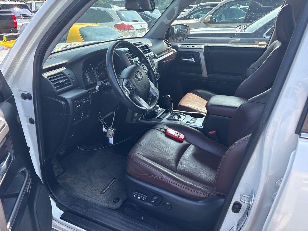 Toyota 4Runner TRD Off Road Premium 4WD (Natl) 2017