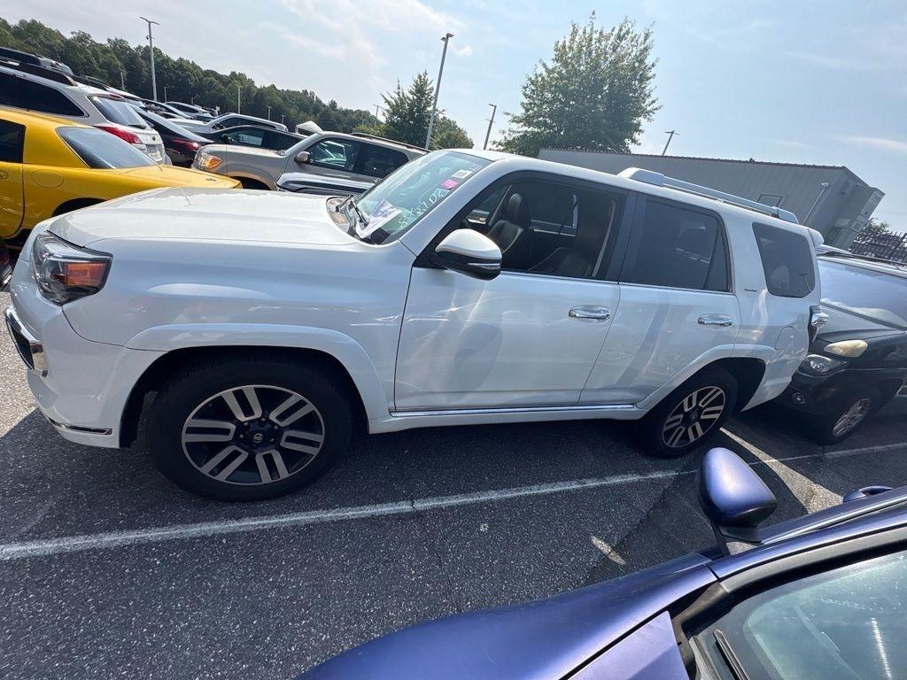 Toyota 4Runner TRD Off Road Premium 4WD (Natl) 2017
