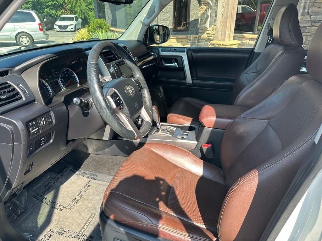 Toyota 4Runner TRD Off Road Premium 4WD (Natl) 2017