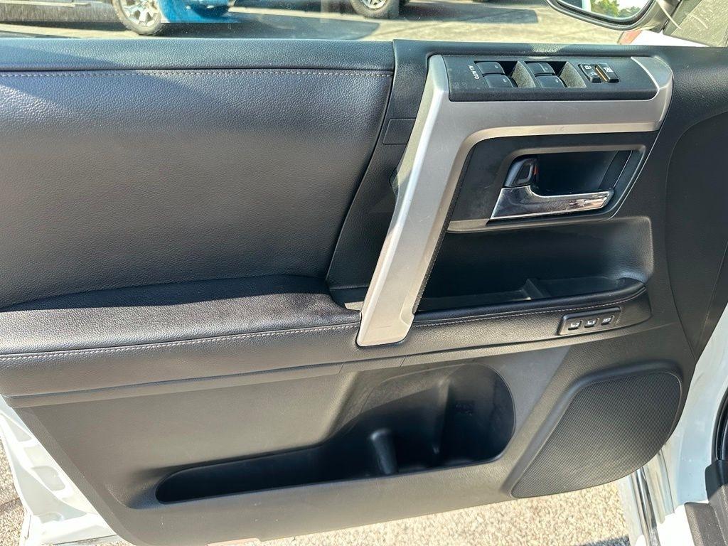 Toyota 4Runner TRD Off Road Premium 4WD (Natl) 2017