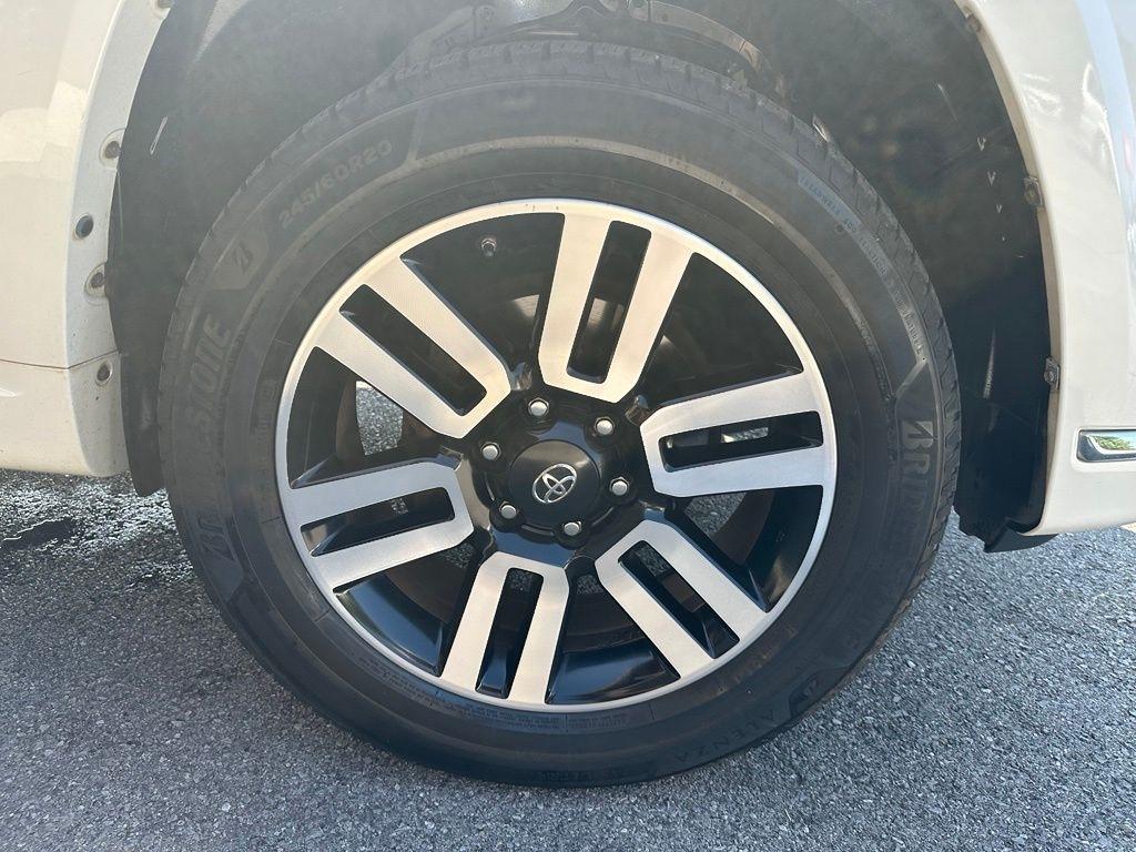 Toyota 4Runner TRD Off Road Premium 4WD (Natl) 2017