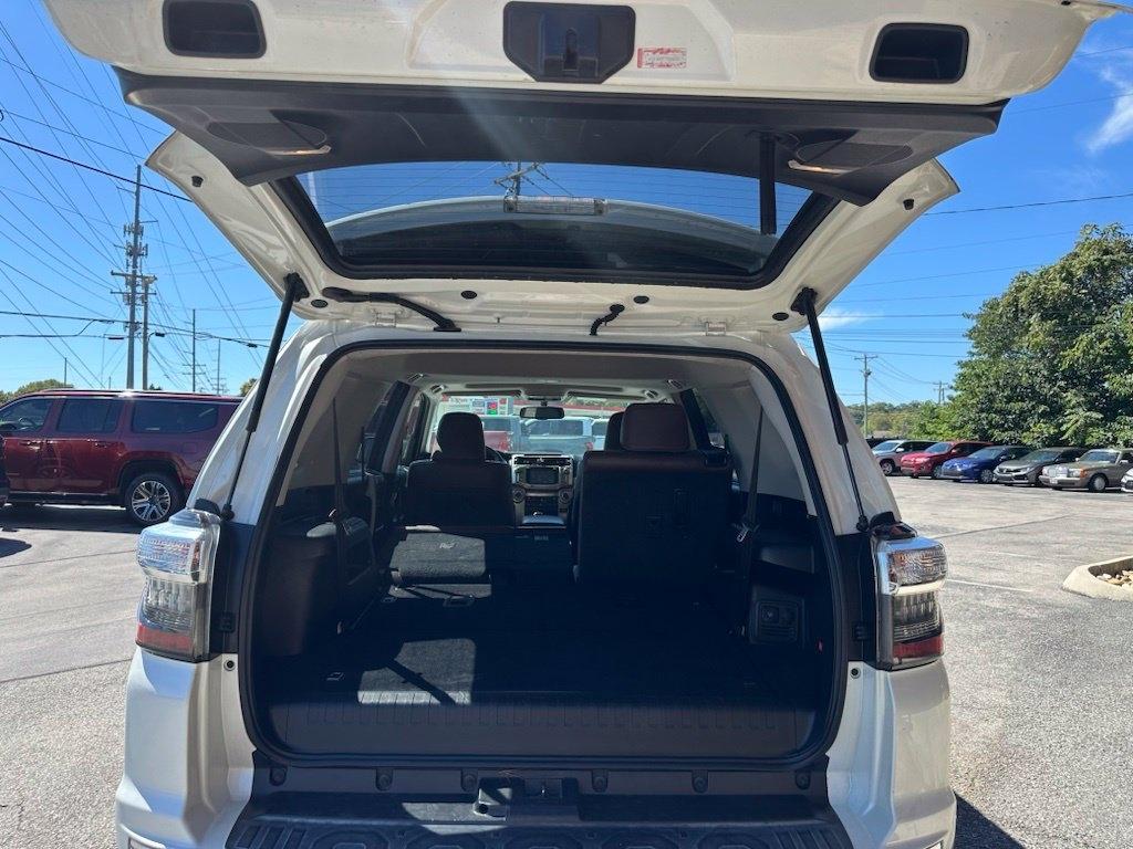 Toyota 4Runner TRD Off Road Premium 4WD (Natl) 2017