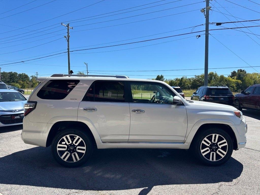 Toyota 4Runner TRD Off Road Premium 4WD (Natl) 2017