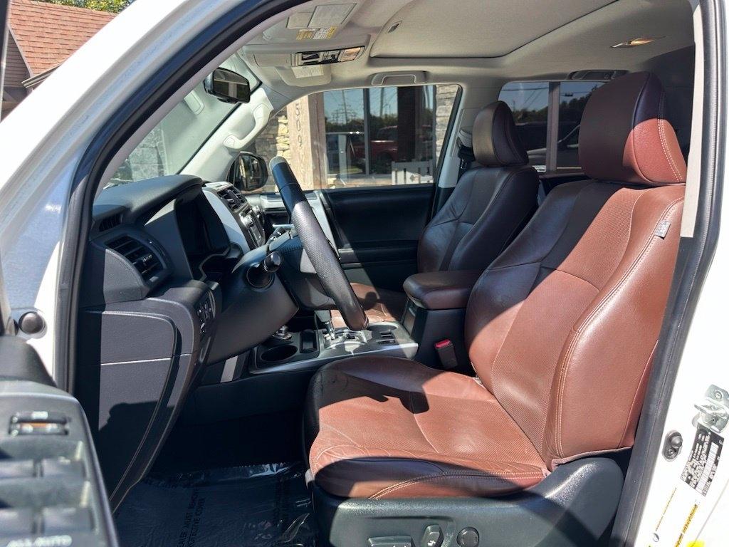 Toyota 4Runner TRD Off Road Premium 4WD (Natl) 2017