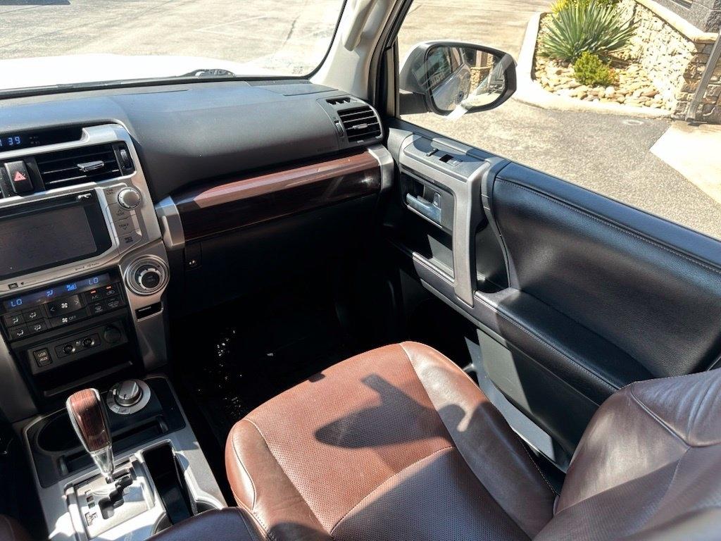 Toyota 4Runner TRD Off Road Premium 4WD (Natl) 2017