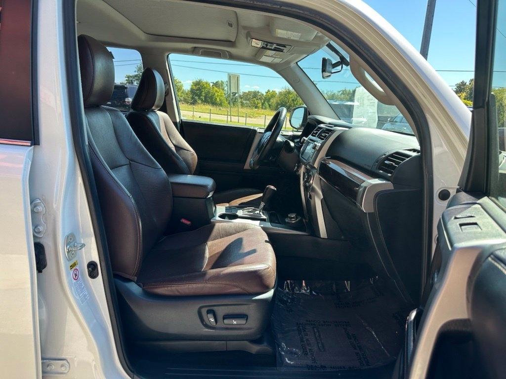 Toyota 4Runner TRD Off Road Premium 4WD (Natl) 2017