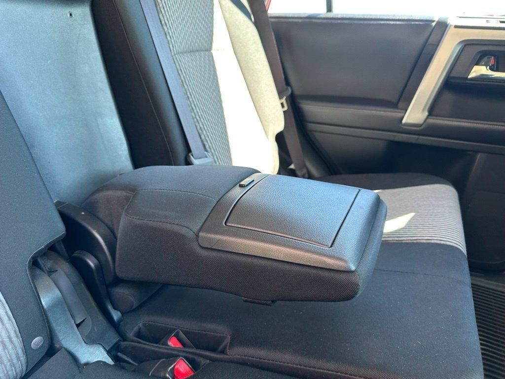 Toyota 4Runner TRD Off Road Premium 4WD (Natl) 2017