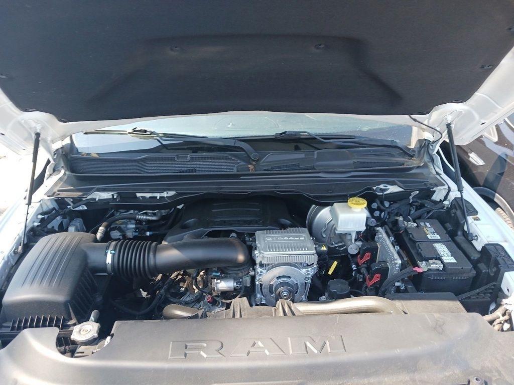 RAM 1500 Big Horn 4x4 Crew Cab 5'7" Box 2022