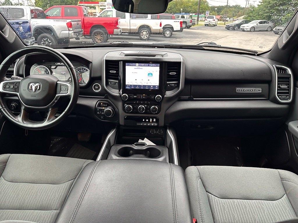 RAM 1500 Big Horn 4x4 Crew Cab 5'7" Box 2022