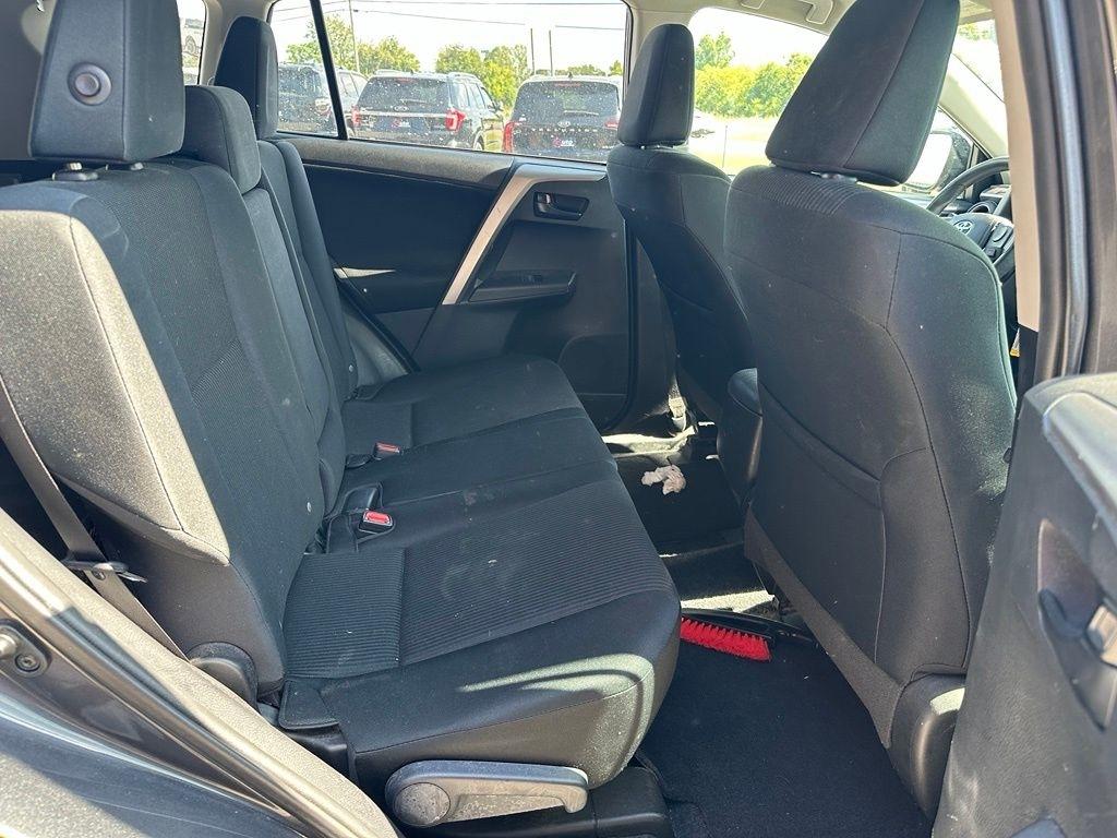 Toyota RAV4 AWD 4dr LE (Natl) 2016
