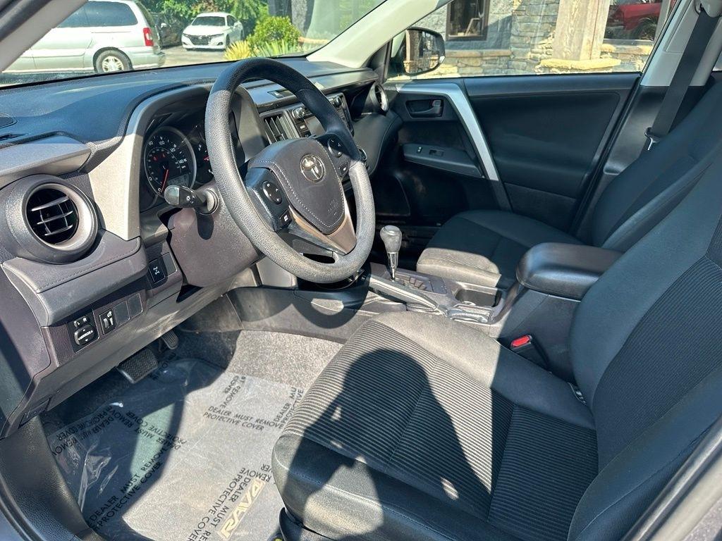 Toyota RAV4 AWD 4dr LE (Natl) 2016