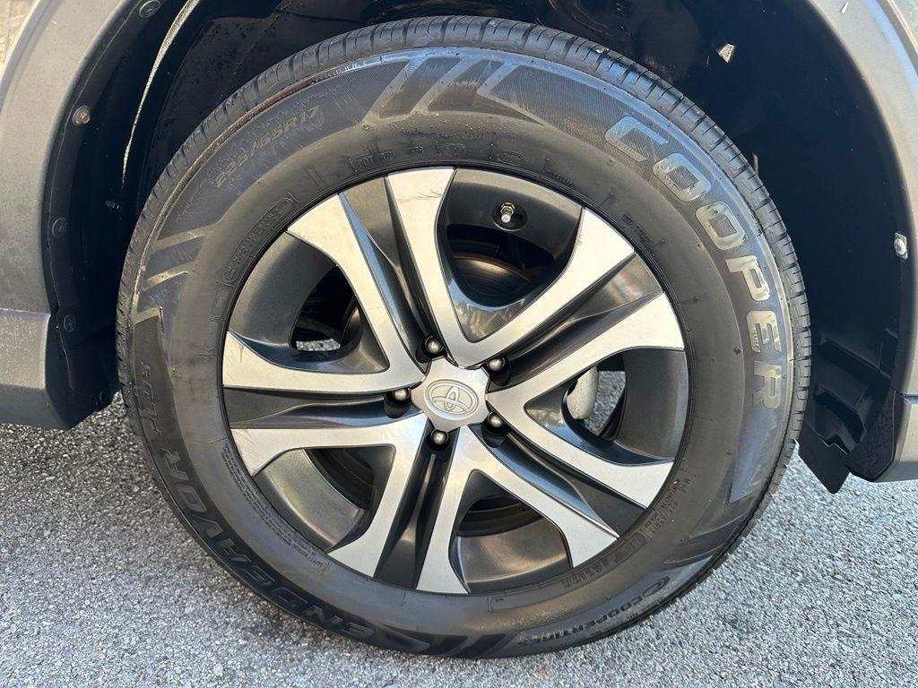 Toyota RAV4 AWD 4dr LE (Natl) 2016
