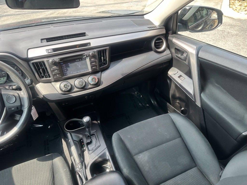 Toyota RAV4 AWD 4dr LE (Natl) 2016