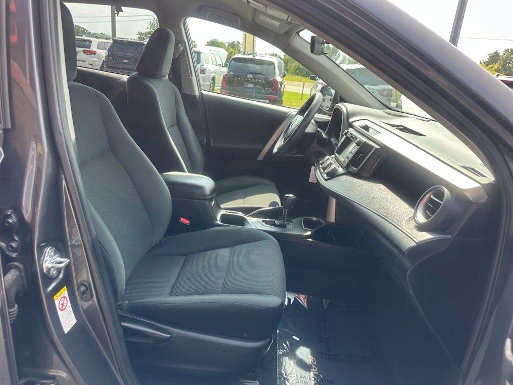 Toyota RAV4 AWD 4dr LE (Natl) 2016