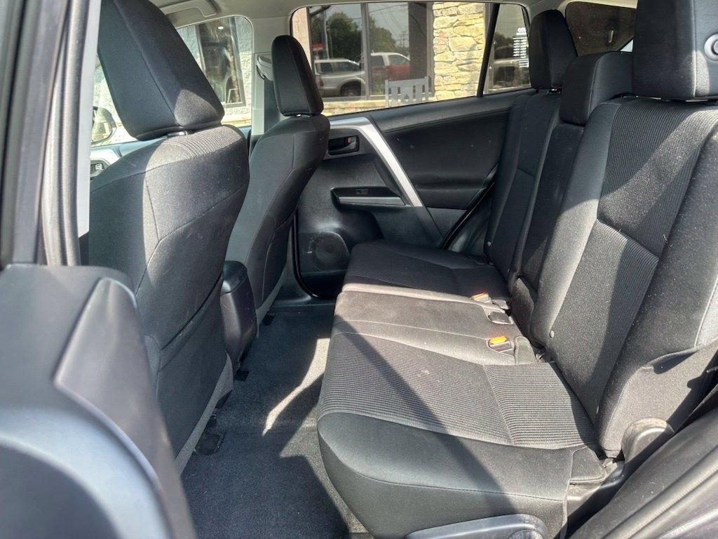 Toyota RAV4 AWD 4dr LE (Natl) 2016