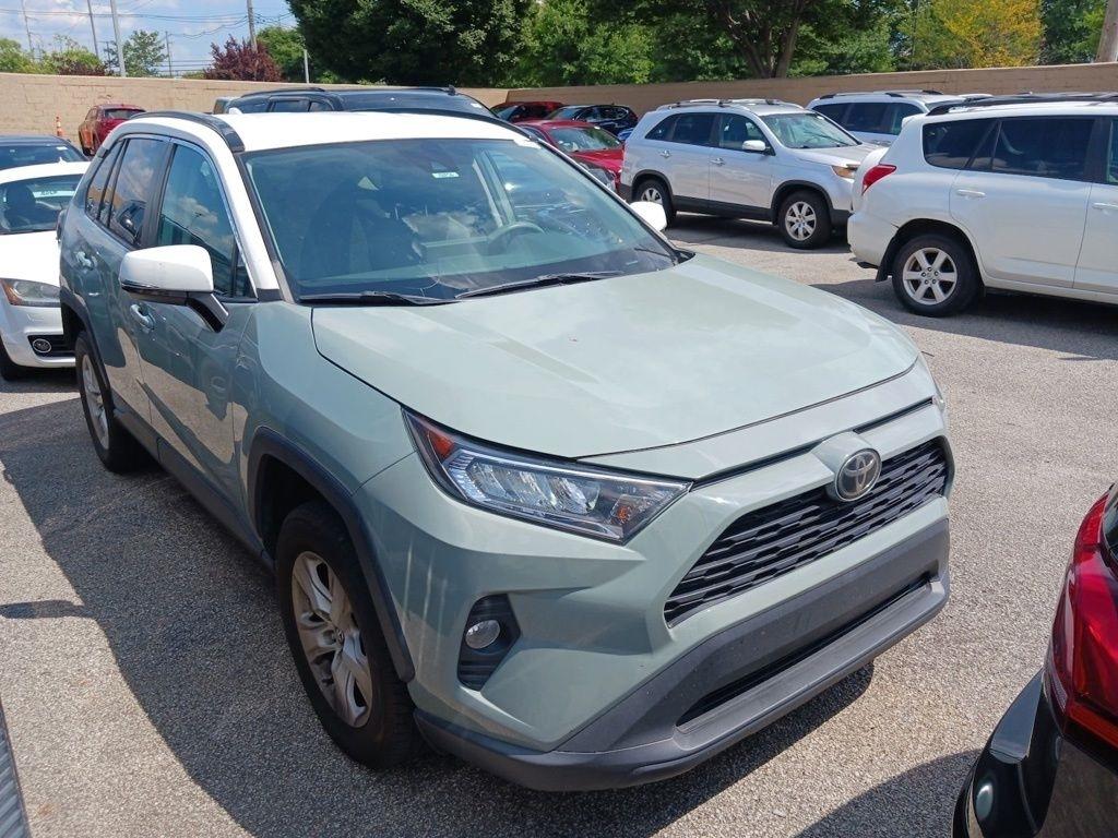 Toyota RAV4 XLE FWD (Natl) 2020