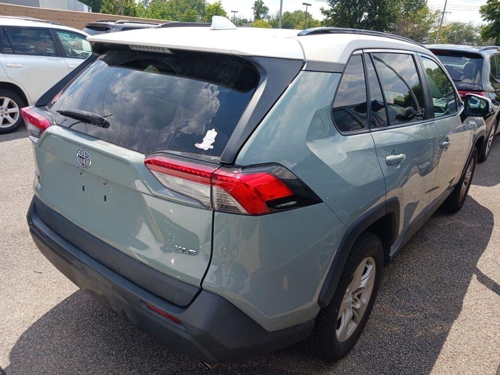 Toyota RAV4 XLE FWD (Natl) 2020