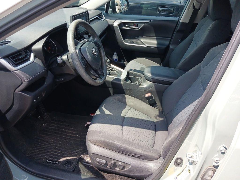 Toyota RAV4 XLE FWD (Natl) 2020