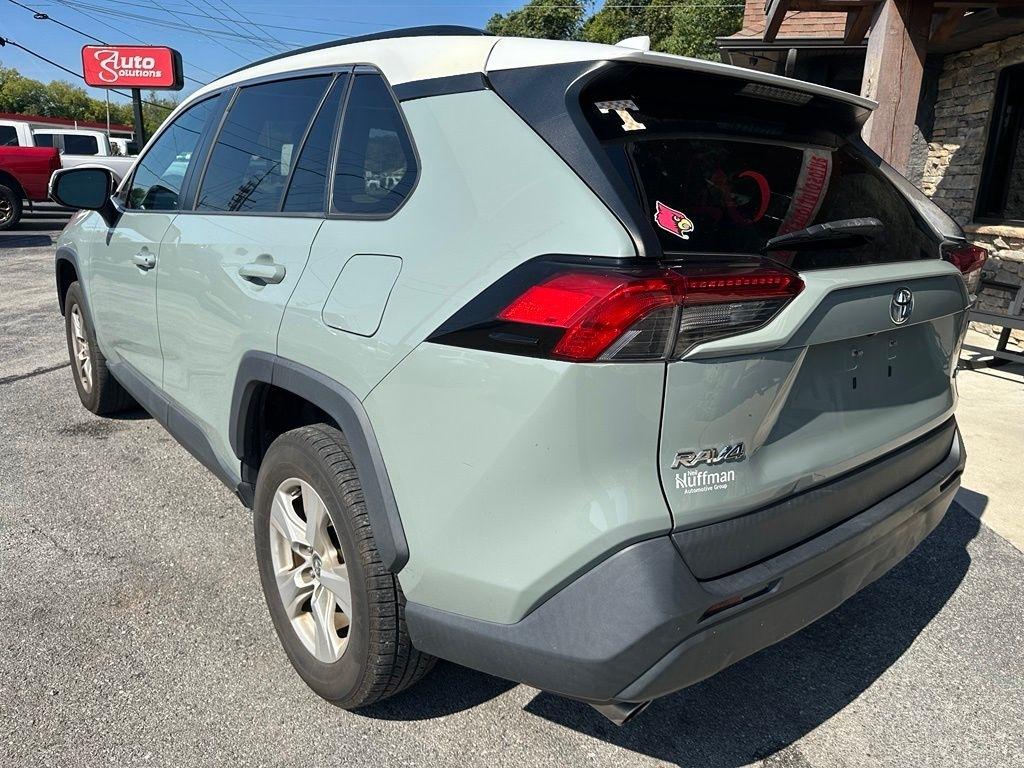 Toyota RAV4 XLE FWD (Natl) 2020