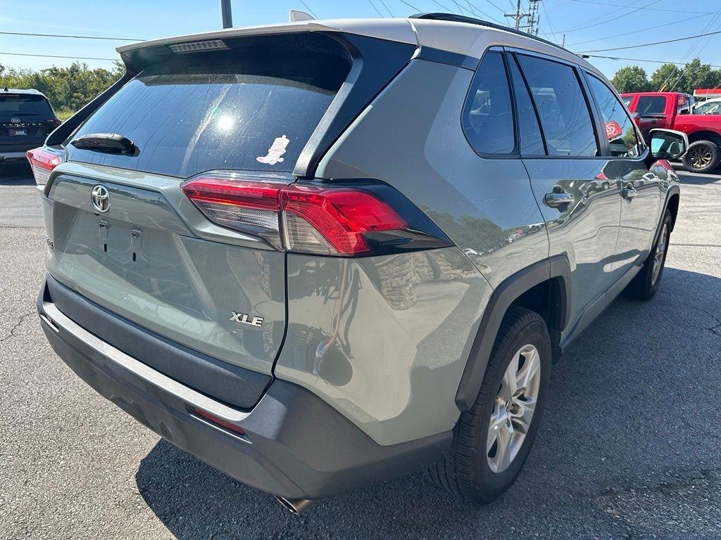 Toyota RAV4 XLE FWD (Natl) 2020