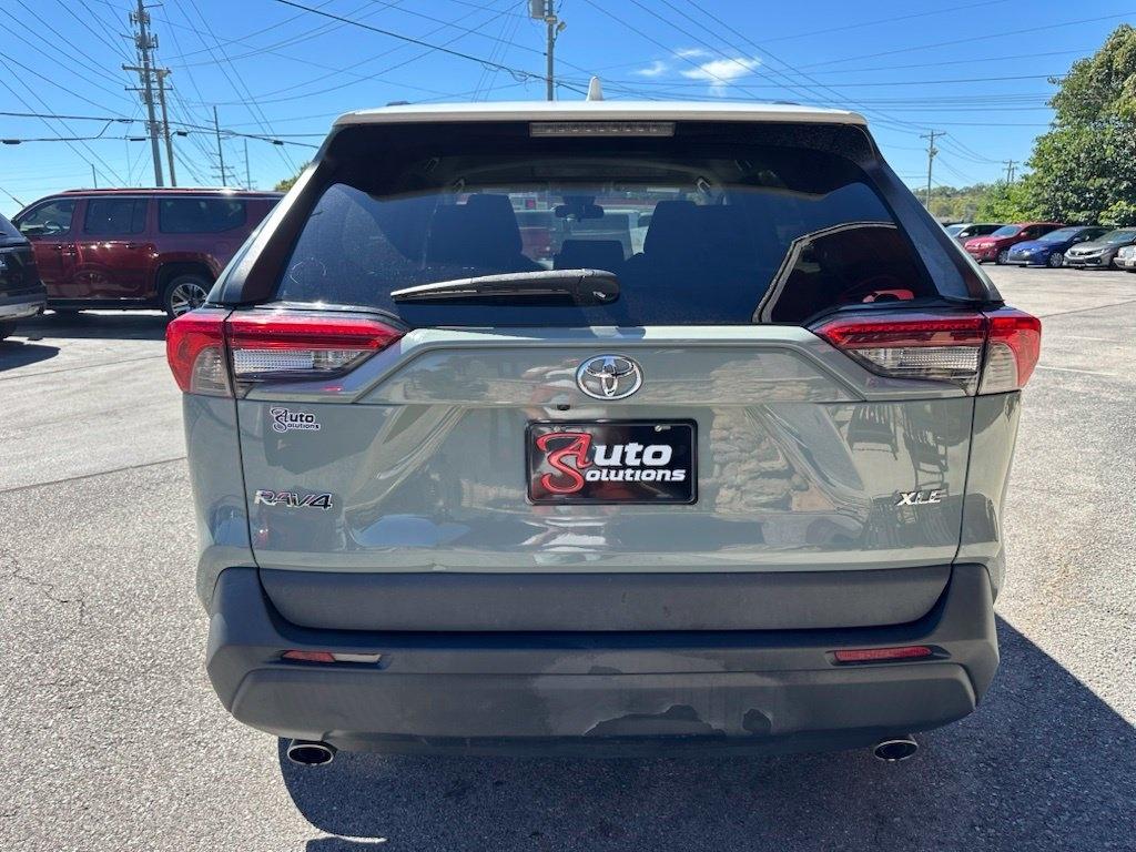 Toyota RAV4 XLE FWD (Natl) 2020