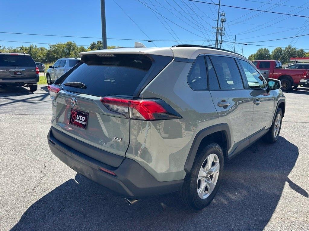 Toyota RAV4 XLE FWD (Natl) 2020